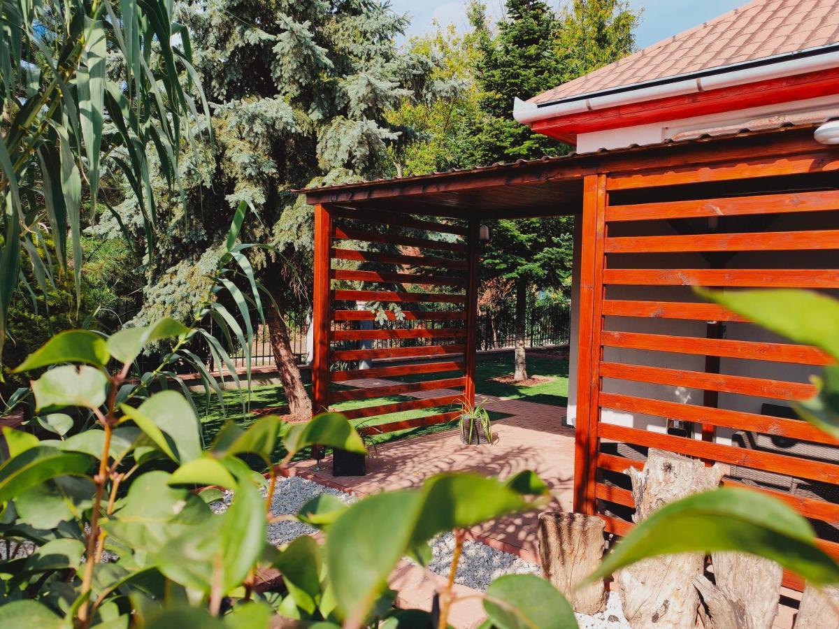 Ferienwohnung Pe-Ki Apartman Pétfürdő Várpalota Exterior foto